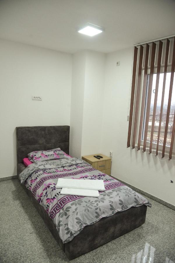 Binta Hostel Vranje Exterior photo