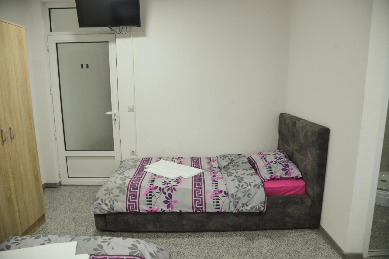 Binta Hostel Vranje Exterior photo